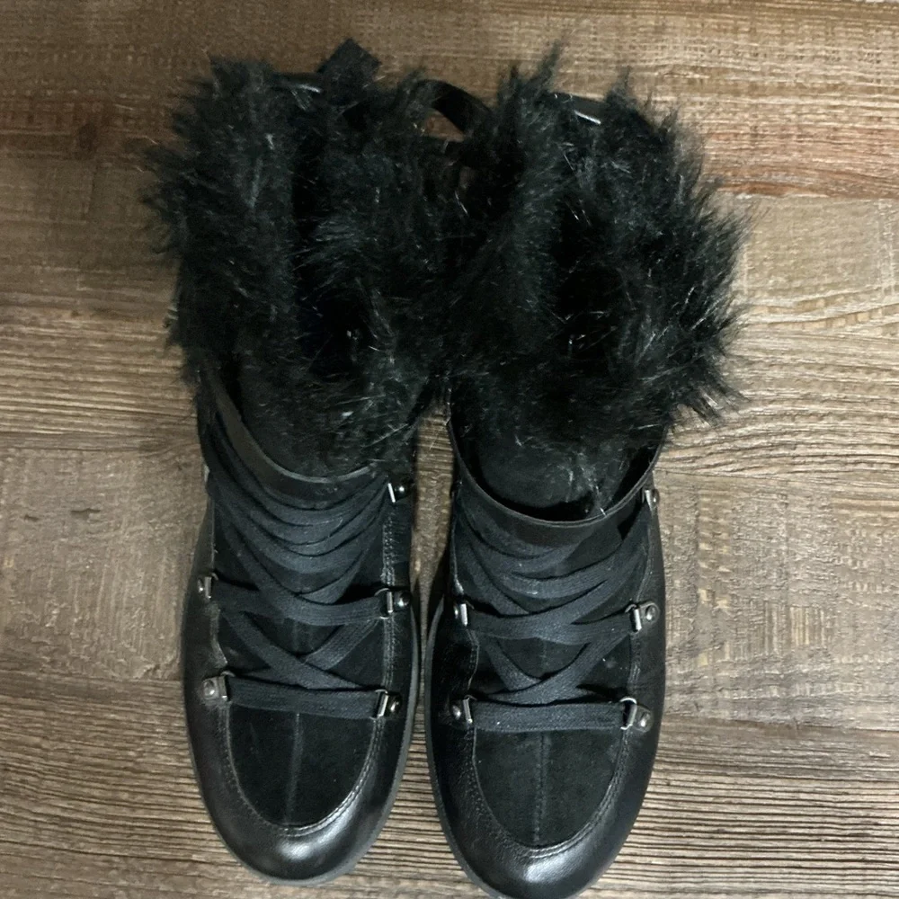Nine West Orynne black leather and suede cold weather boots with faux fur Sz 8.5